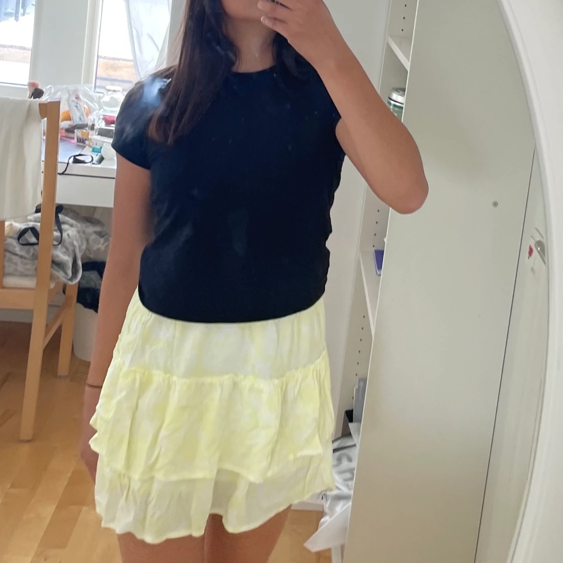 Gul/vit volangkjol - 91