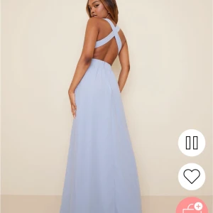 Klänning  - Oanvänd balklänning pga jag hade en annan. Storlek 38 och superskön.  Köparen står för frakten🫶