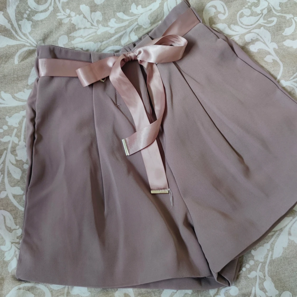 Shorts med satinband i storlek XS - 90