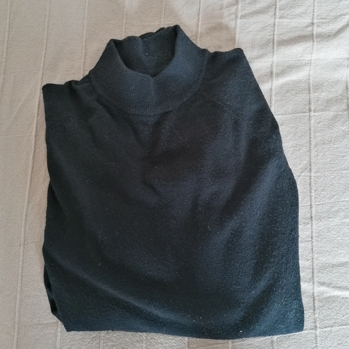 Svart pullover