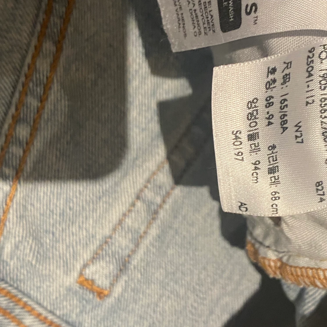 Ett par blåa Levi’s shorts  - 91