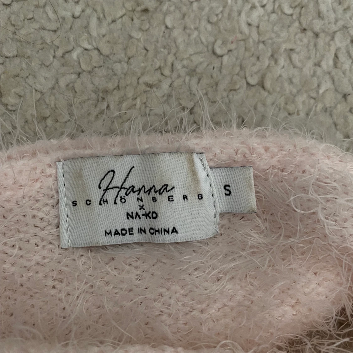 Ljusrosa lurvig tröja - 91