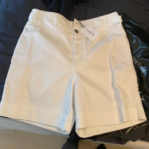 Lanvin shorts stl 32 - Säljer mina lanvin shorts Dswt  Kan gå ner i pris vid snabb affär 😉