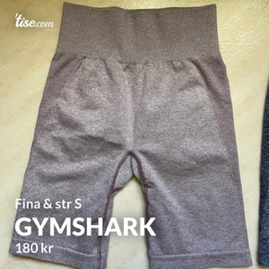 Gymshark flex - Gymshark flex tighs. Fint men använt skick- texten har gulnat lite men annars är de mycket fina. Pris går att diskutera vid snabb och smidig affär.