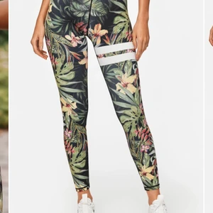 Stronger byxor  - Ett par nästan nya strongers som är andvända 5-6 gånger i storlek xs säljer för att det inte kommer till användning 