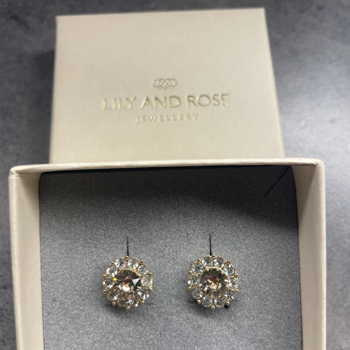 Lily And Rose örhängen