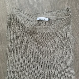 Stickad/virkad  tröja - Loseknit /crochet tröja. Köparen står för frakt. Skriv privat för frågor och intresse! ❤️