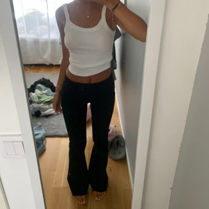 Kostymbyxor - ⚠️TRYCK EJ PÅ KÖP DIREKT⚠️ Jätte fina kostymbyxor från bershka som inte säljs längre 