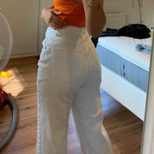Zara jeans - Vanliga raka vita jeans från zara 