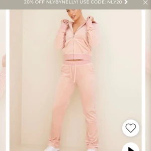 Juicy Couture - Säljer bara byxorna, som nya