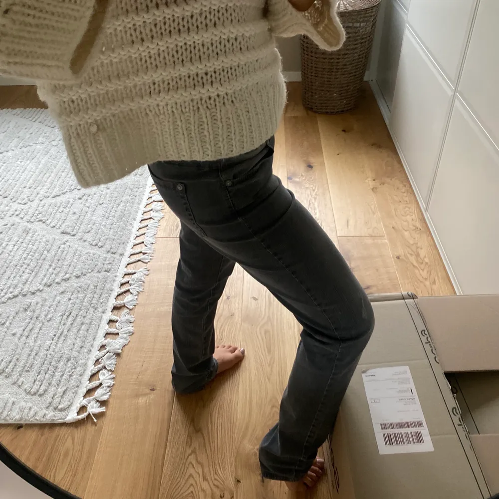 Straight grå jeans. Jeans & Byxor.