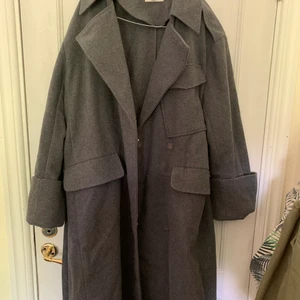 Kappa från Gina Tricot, S - Sparsamt använd höst/vinter kappa från Gina Tricot, storlek S 