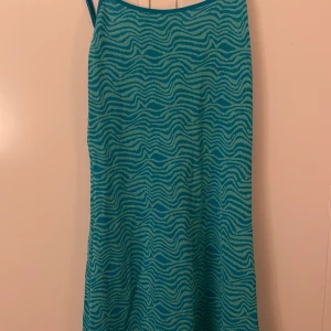 Kläning - Materialet är nästan lite handduks material och sitter nära på kroppen