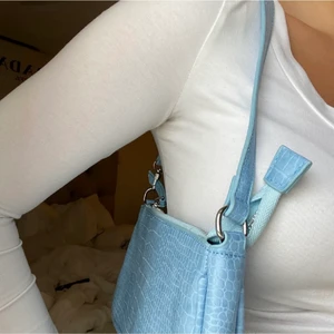Blå väska  - Aldrig använd, köp för 80kr