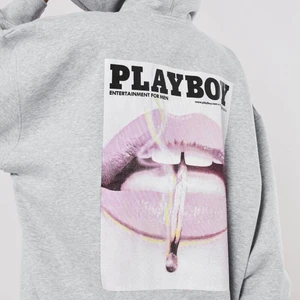 Playboy hoodies  - Intressekoll på mina Playboy hoodies! Sätter bud på dem från 250kr st.  Knappt använda, endast den svarta som har lite noppror från tvätten men det är lätt att ta bort! Grå är storlek 34 och svart storlek 36!🤍 