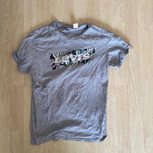 Levis T-Shirt storlek S - Bea skick