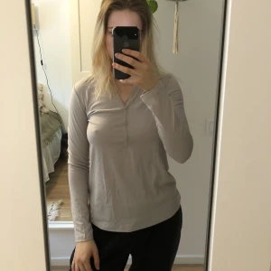 Tröja  - Aldrig använd 