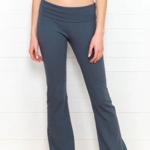 Yoga pants - Säljer mina yoga pants från Brandy Melville. Endast använda några få gånger. Köparen står för frakt. 