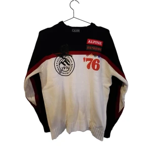 Calvin classics knitwear  - Knitwear color is dark blue, dark red and white 