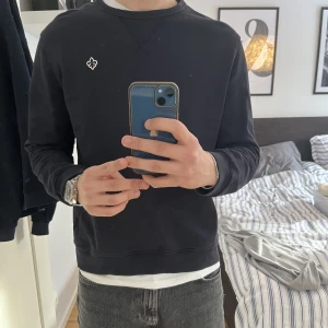 Morris tröja - Morris tröja i Storlek L. Brukar ha storlek M men den här passar perfekt. Orginal pris 1099kr