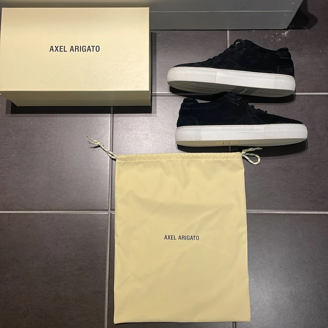 Axel Arigato skor