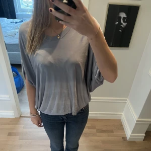 Cos tröja  - Jättefin tröja från COS!! Använd en gång👌🏻💞