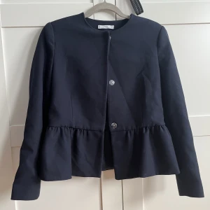 Blazer kappa  - Jätte fin blazer i mörkblå färg 💕 