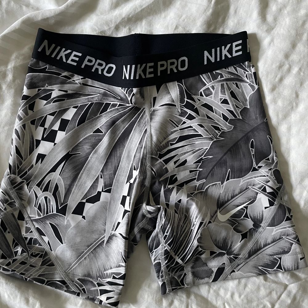 Nike pro shorts - Nike | Plick Second Hand