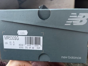 New balance  - Helt nya new balance! Endast testade,storlek 44, Säljer pga fel storlek