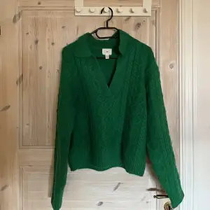 Superfin grön stickad tröja i storlek s
