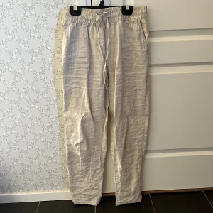 Linnebyxor  - Beigea linnebyxor i fint skick💕💕