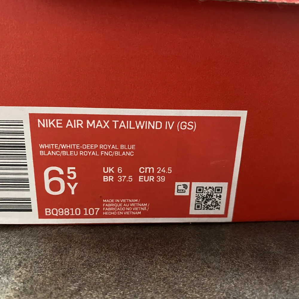 Säljer mina älskade Nike Tailwind eftersom de inte kommer till användning. Jätte fint skick och knappt använda. Finns låda till. Skor.