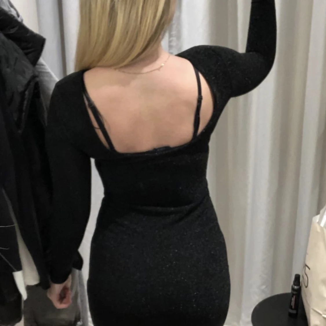 Svart glitterklänning! - 90