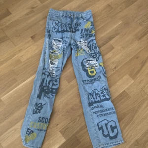 Jeans  - Byxor från SHEIN använda 2 gånger , va inte min still 