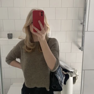 Stickad tröja  - Säljer denna stickad tröja köpte hos zalando 