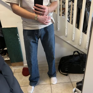 Vintage Levis jeans  - Riktigt feta levis straight/bootcut jeans. Jag är 182~  Pris går att diskutera🙂