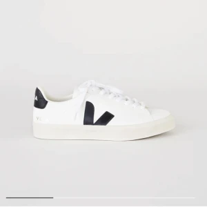 Veja sneakers  - Säljer mina Veja Campo Chromefree  skor. Fint skick, skriv privat för egna bilder. Köparen står för frakt.❤️