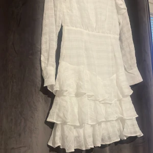 Studentklänning  - En boohoo klänning som är perfekt till studenten/sommaren❤️