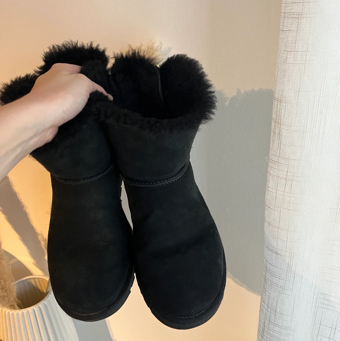 Uggs med rosett  - 90