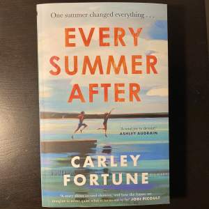Bok från Carley Fortune i fint skick. 95kr inklusive frakt eller möts upp i Västerås💕