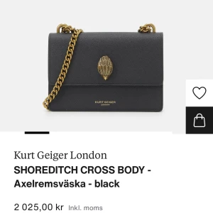 Kurt Geiger London väska - Kurt Geiger London väska som är använd fåtal gånger och ser ut som ny. Den är svart med guldiga detaljer och det kända märket där fram. Nypris 2025💓💓kan skicka fler bilder privat👌🏻