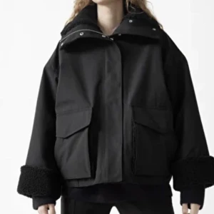 Jacka - Snyggaste perfekta vårjackan som jag lägger ut för andra gången ännu billigare än innan!!! Nypris 1500 och den är använd ca 3 ggr så i nyskick verkligen! Säljer för bara 600 och frakten ligger på ca 100 men passa pååå🥰🥰❤️Först t kvarn