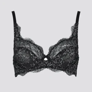 Bralette  - Säljer denna jättefina bralette från cubus. Oanvänd m Prislappen är kvar då jag inte hann lämna tillbaka! Slutsåld på hemsidan🤩 Jättesnygg under meshtröja exempelvis!