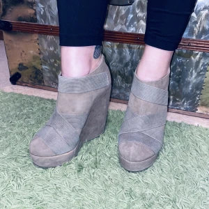 Chilklack - Fina mockaklackar från TIAMO.  Är i gott skick