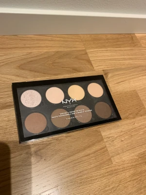 Contour palett - Använd några fåtal gånger