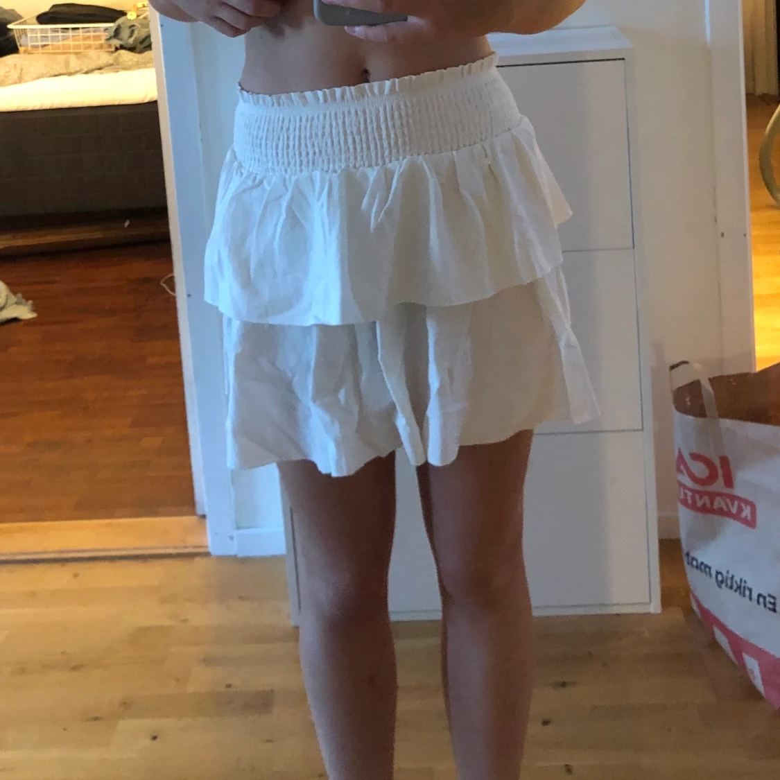 Vit volangkjol  - 90