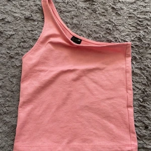 rosa linne !!😍 - jätte fint linne / topp till salu för tillfället !! hör av dig och tveka ej över frågor köp osv !!💞💞