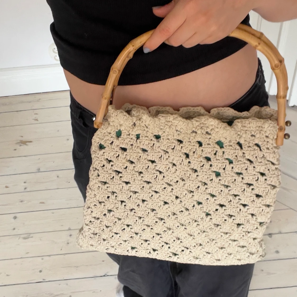 Virkad väska med bambuhandtag  - 91