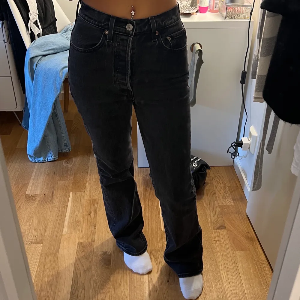 bootcut jeans från Levis, kommer inte till användning längre . Jeans & Byxor.