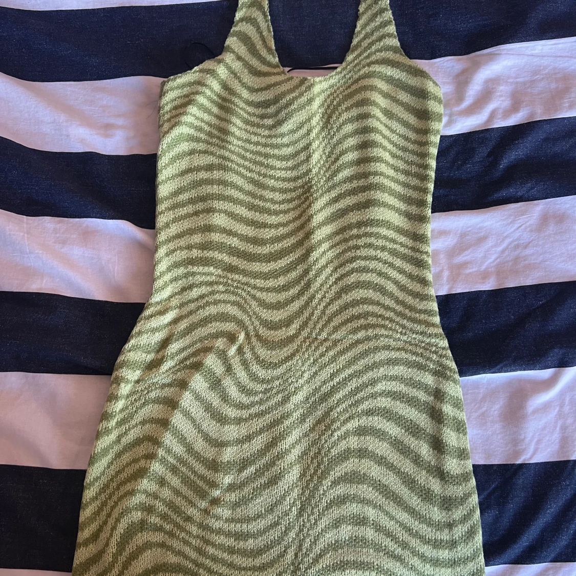 Sjukt skön och trendig klänning från H&M